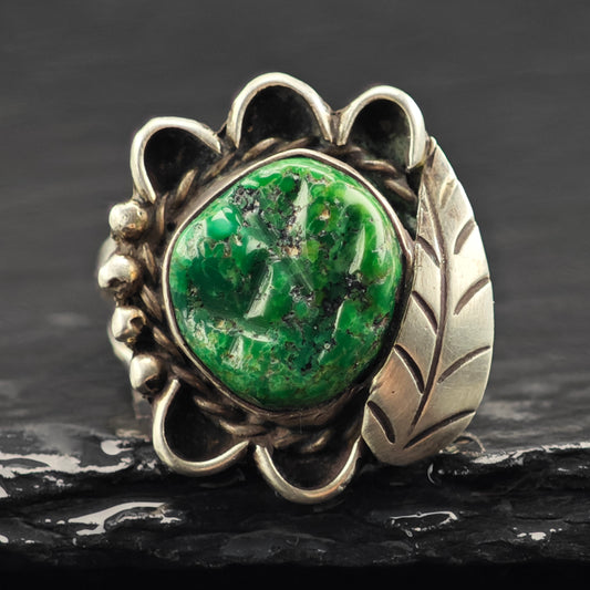 Native American Carved Green Turquoise Ring Sterling Silver 6 1/2 R6413