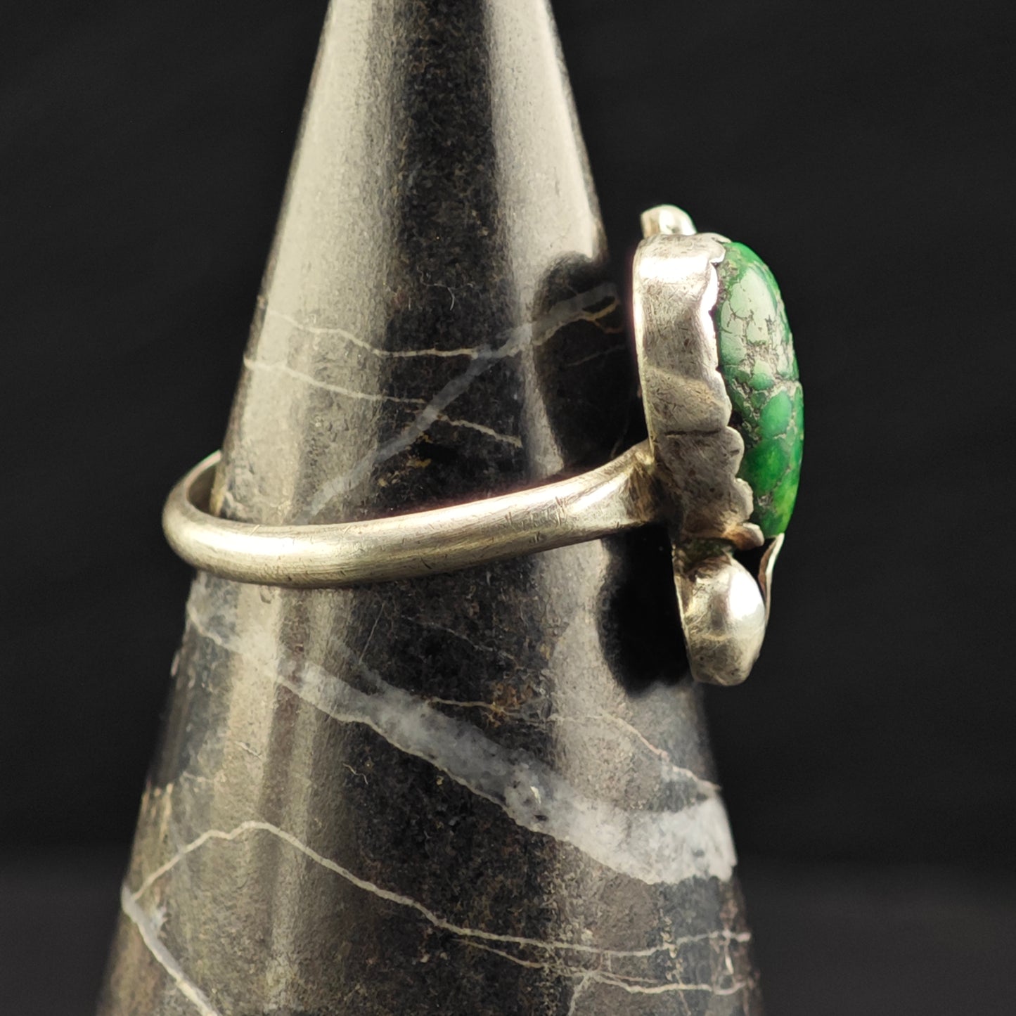 Simplicio, Zuni Green Turquoise Leaf Ring Sterling Silver Sz 7 1/2 R6450