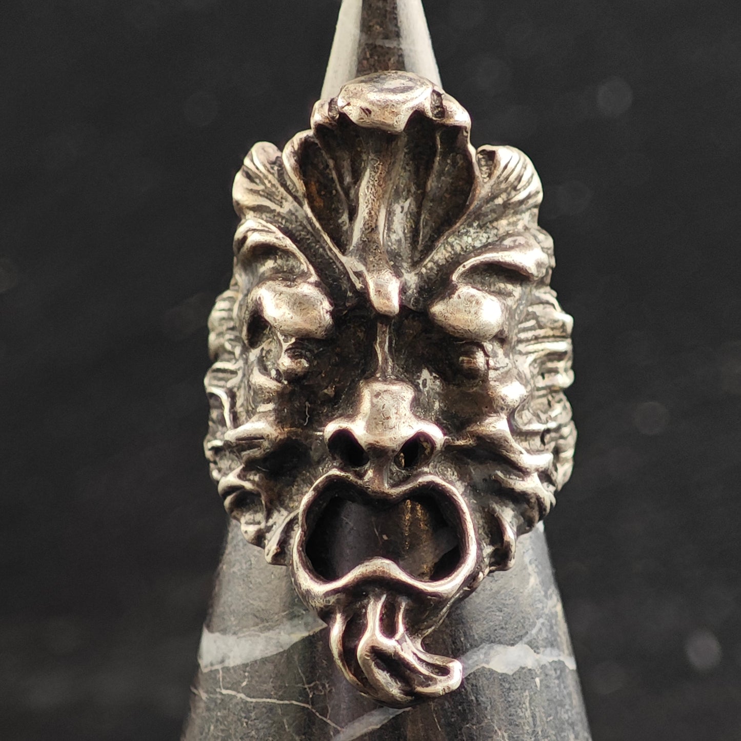 Brutalist Face Sterling Silver Ring Sz 9 R6483