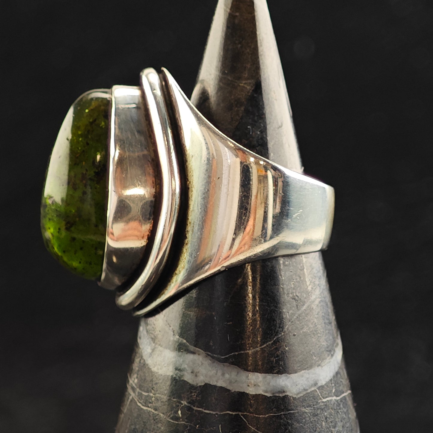 Green Amber Teardrop Sterling Silver Ring Sz 7 1/2