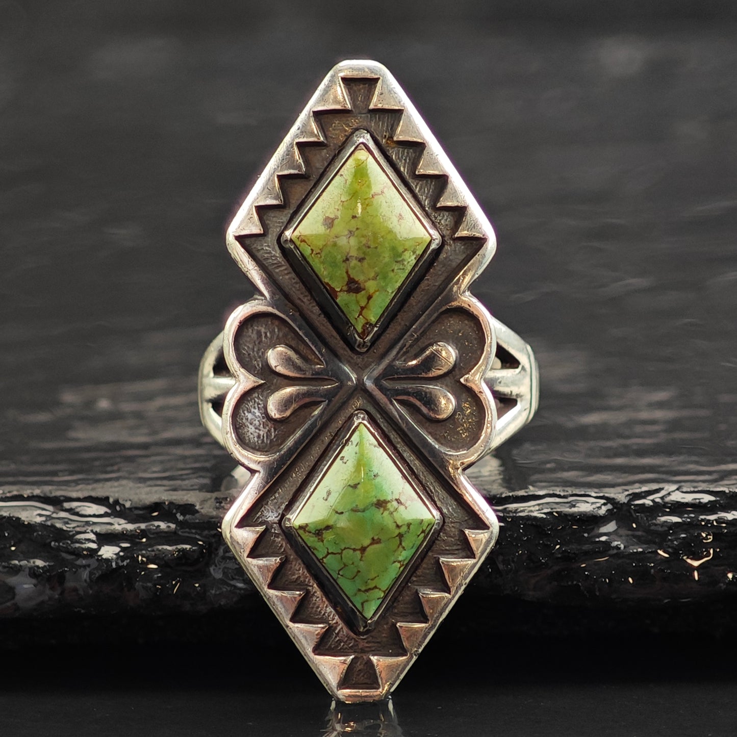 Fred Harvey Era Green Turquoise Geometric Stamped Sterling Silver Ring Sz 5 1/2 R6504