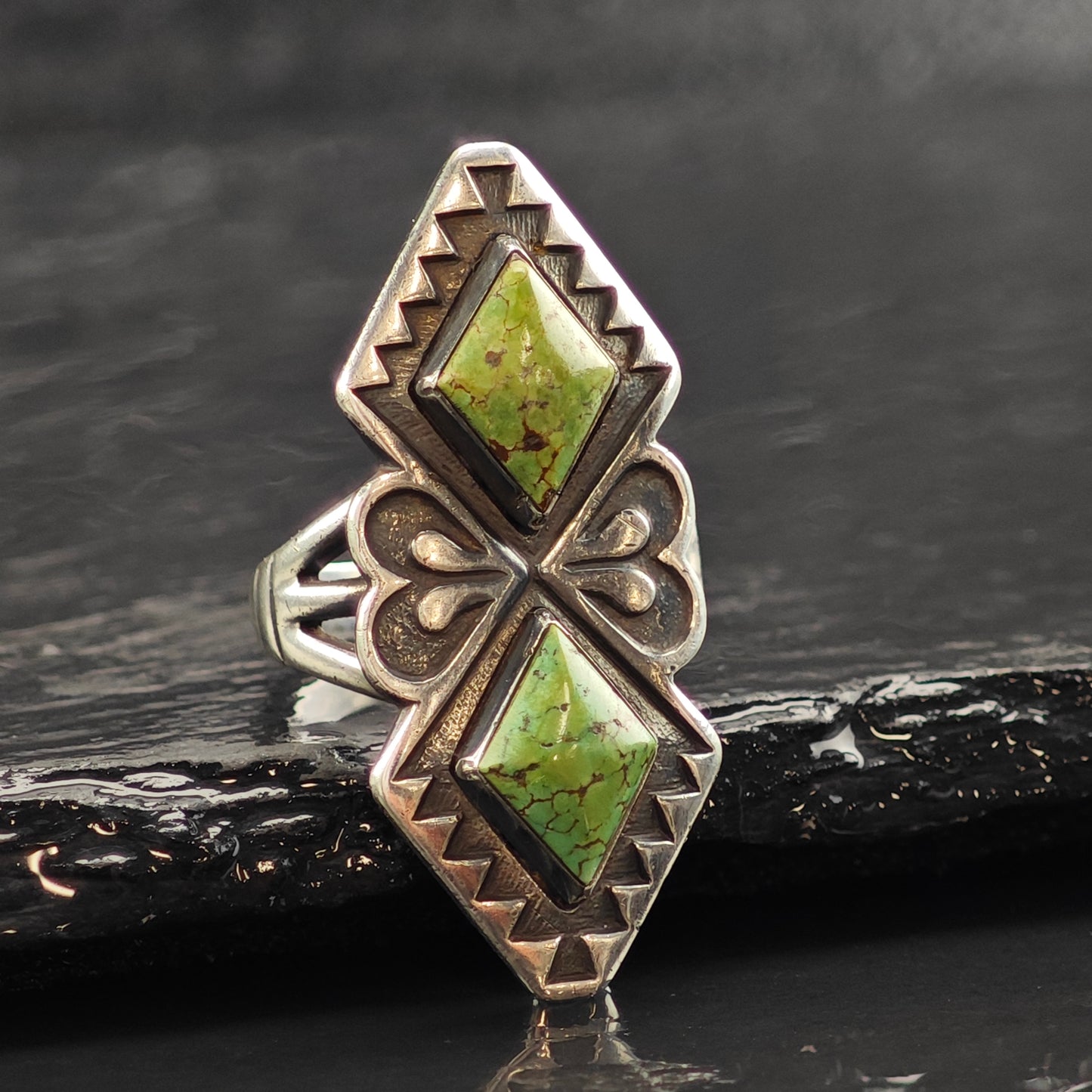 Fred Harvey Era Green Turquoise Geometric Stamped Sterling Silver Ring Sz 5 1/2 R6504