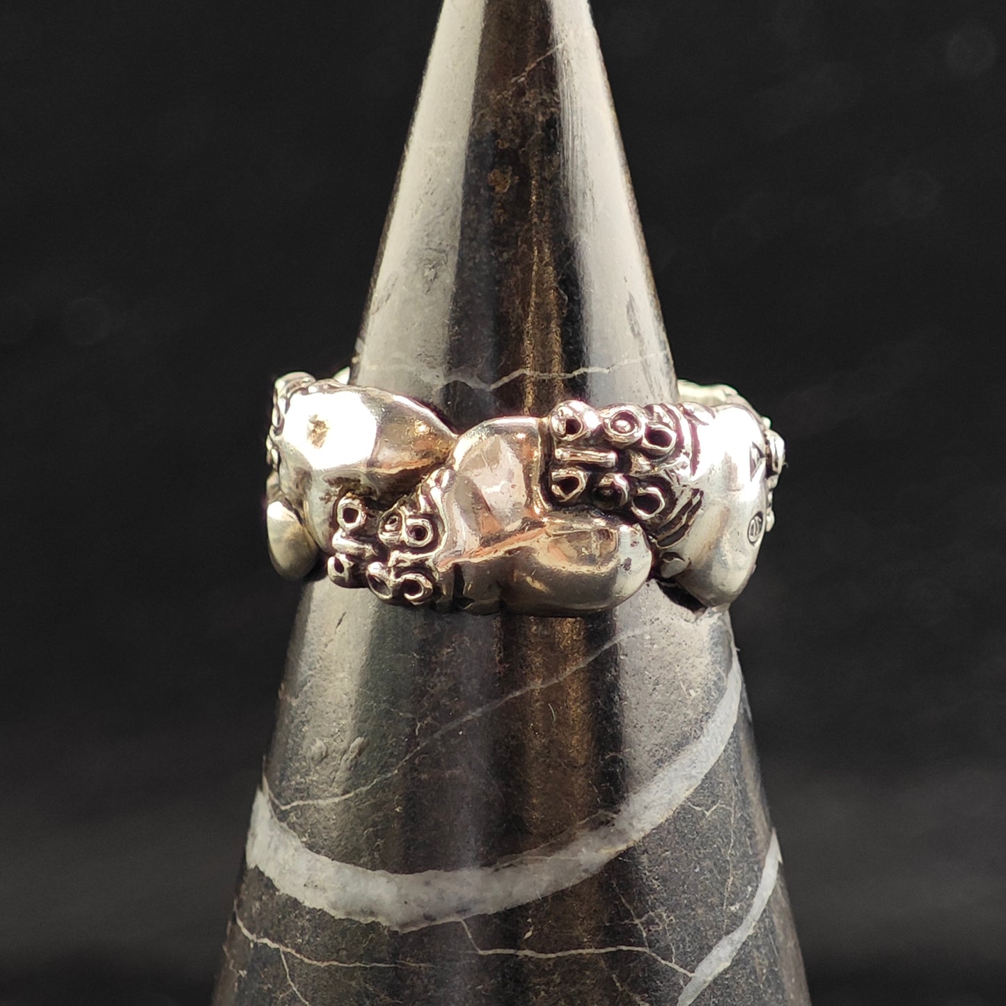 Brutalist Hippo Design Sterling Silver Band Sz 7 1/2 R6524