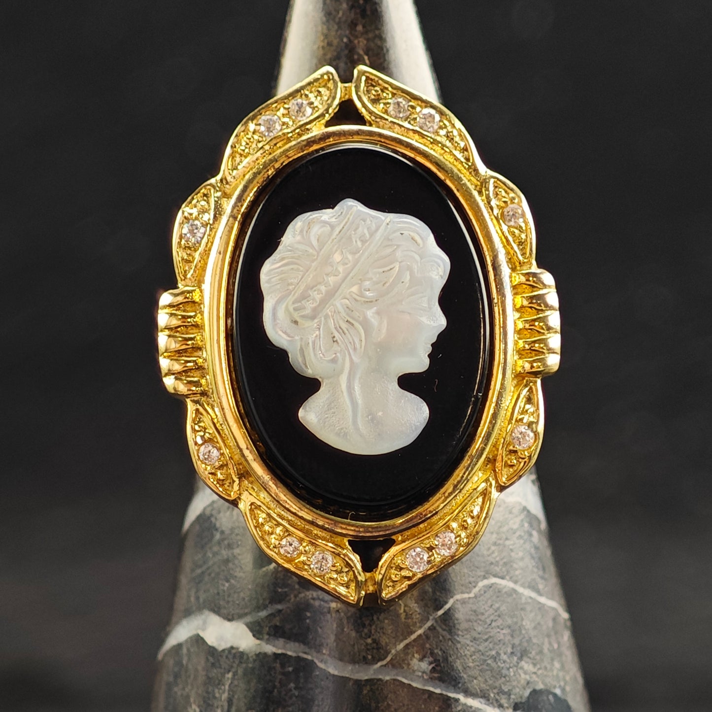 Cameo Gold Plated Sterling Silver ring Sz 8 R6525