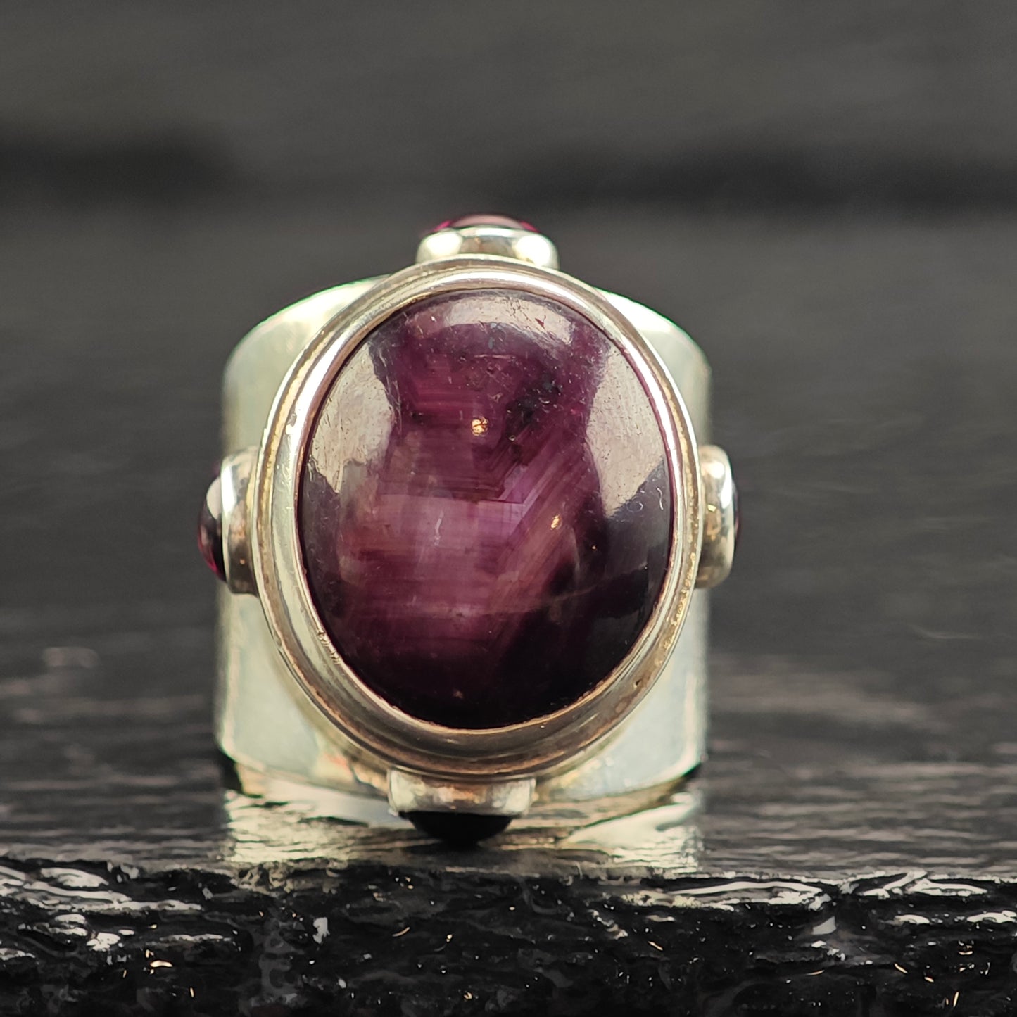 Star Ruby & Garnet Tall Bezel Sterling Silver Ring Sz 7 1/2 R6526