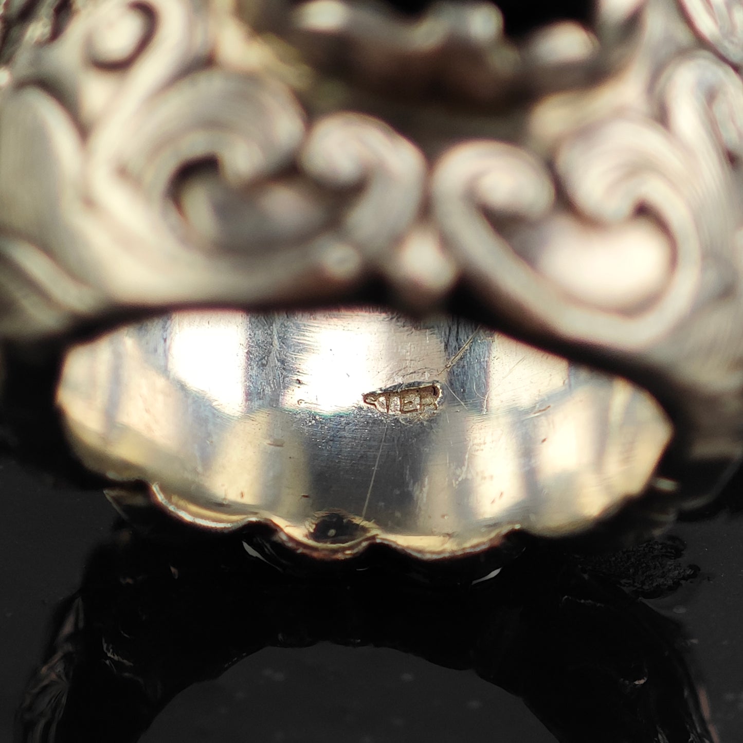 Heavy Onyx Ruby Accent Floral Design Sterling Silver Ring Sz 8 R6538