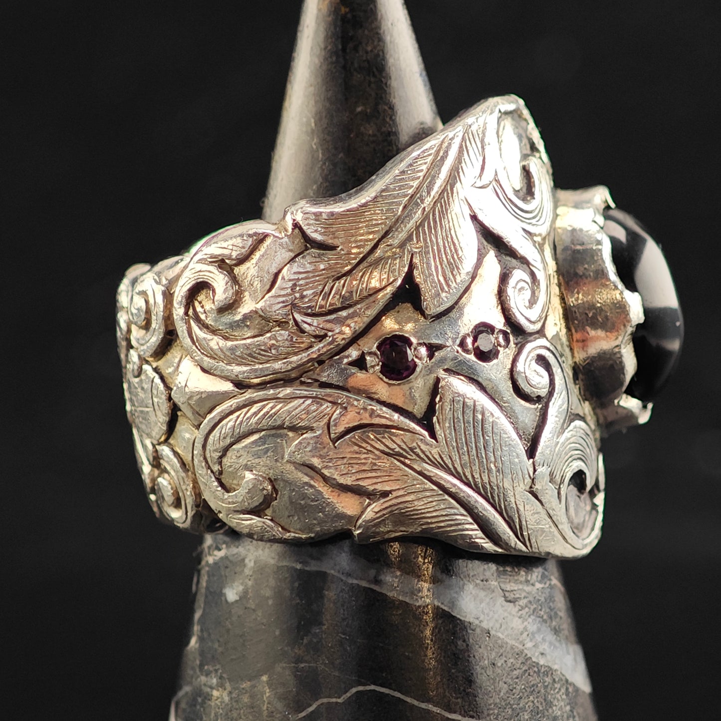 Heavy Onyx Ruby Accent Floral Design Sterling Silver Ring Sz 8 R6538