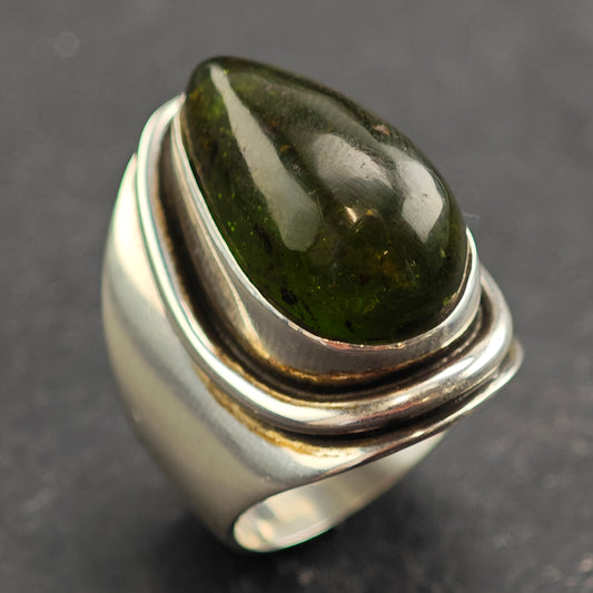 Green Amber Teardrop Sterling Silver Ring Sz 7 1/2