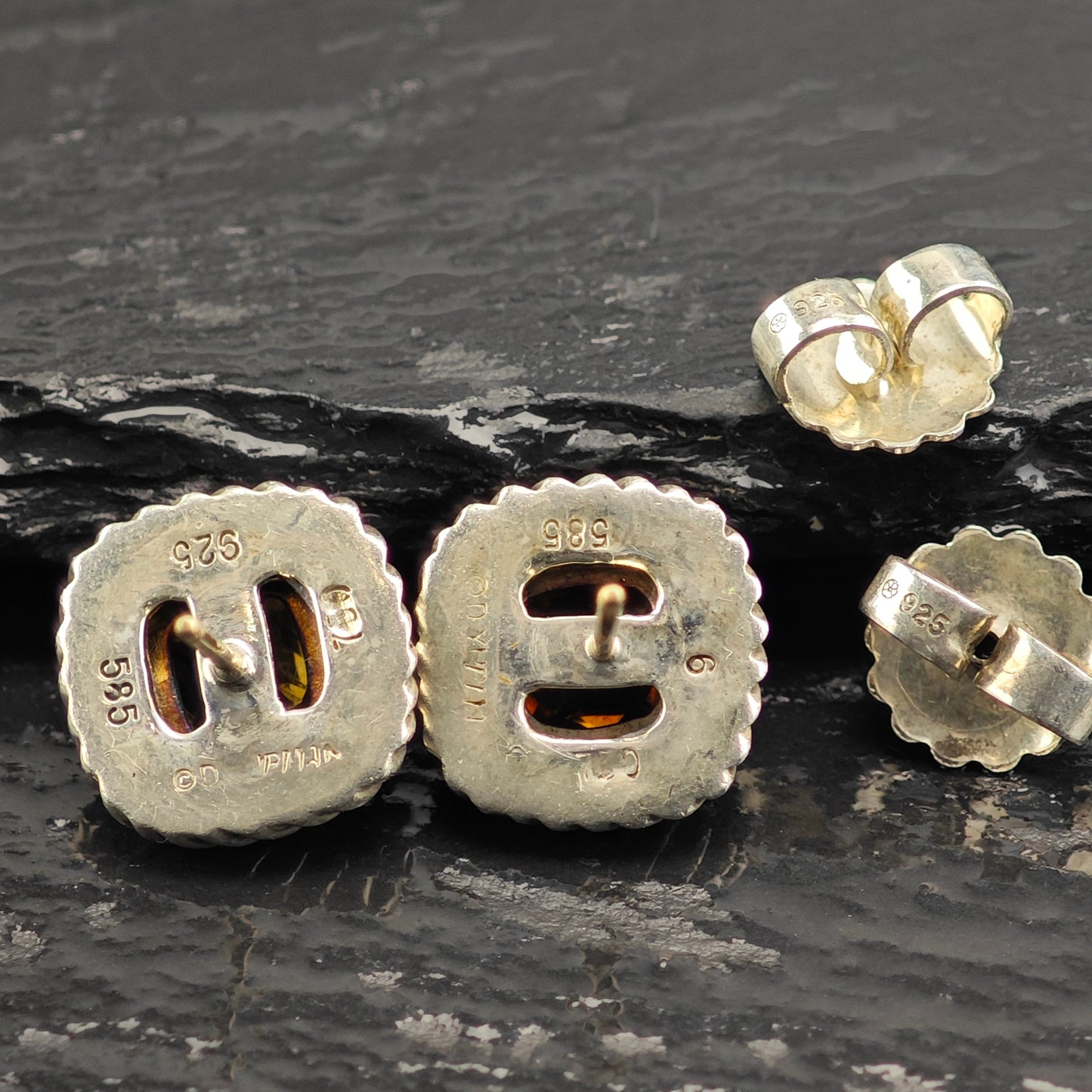 Vintage David Yurman 18K Gold Posts Sterling Silver Stud Earrings ER3098