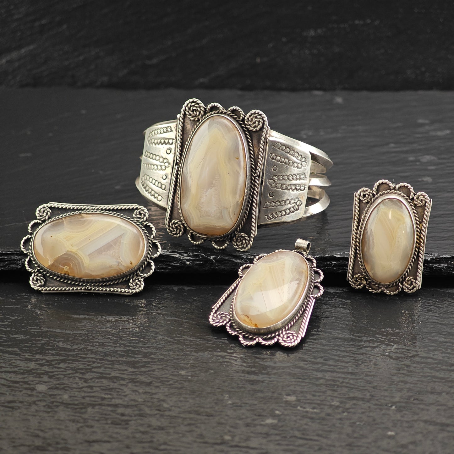 Vintage Agate Set of Native American Sterling Silver Cuff, Pendant, Brooch, and Ring Sz 6 1/4" MISC0373