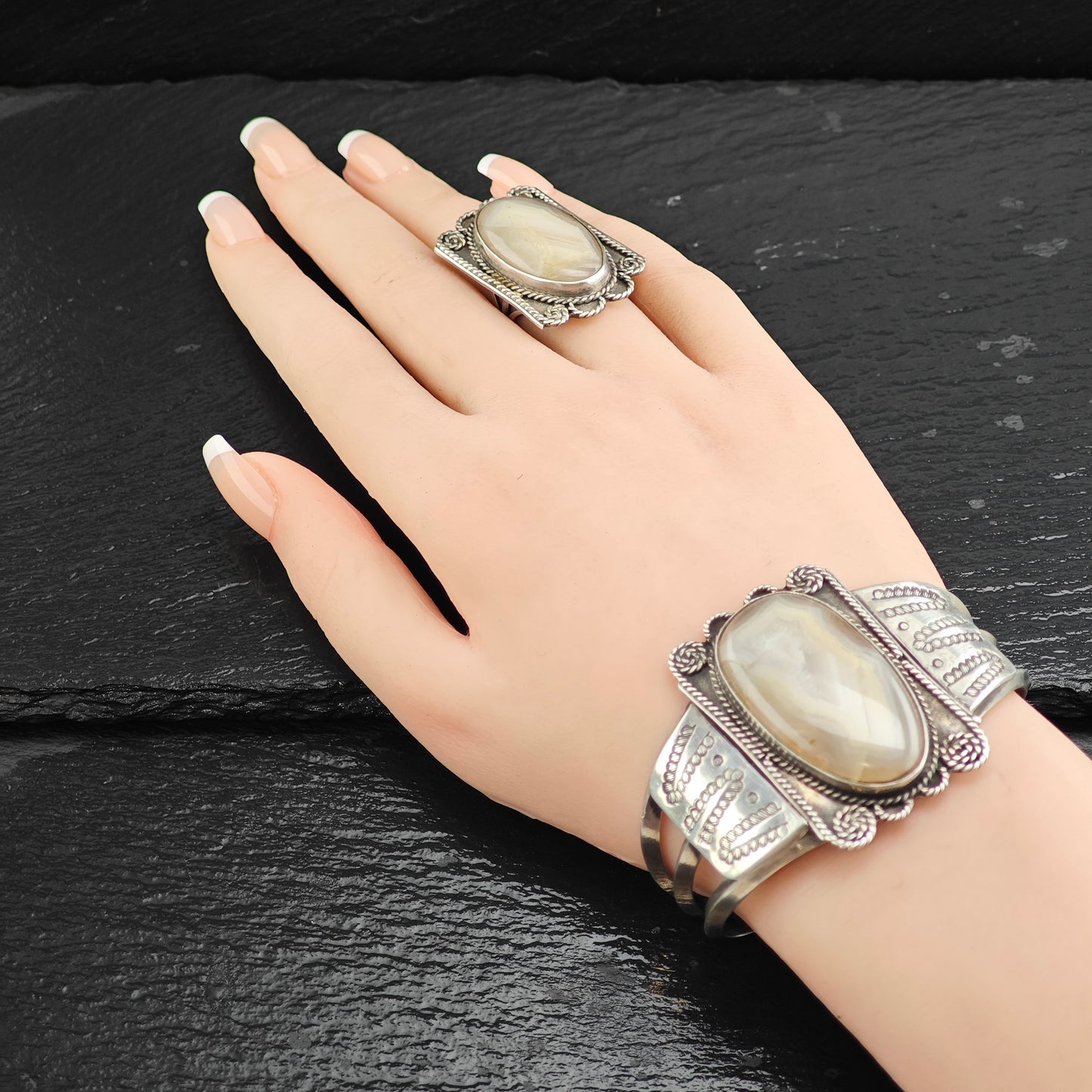 Vintage Agate Set of Native American Sterling Silver Cuff, Pendant, Brooch, and Ring Sz 6 1/4" MISC0373