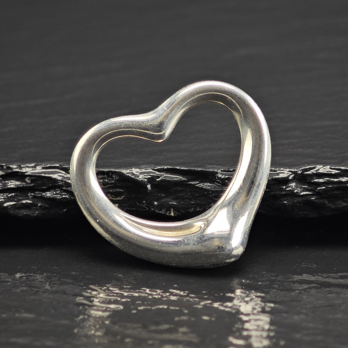 Vintage Elsa Peretti, Tiffany & Co. Open Heart Sterling Silver Pendant 27mm P3086