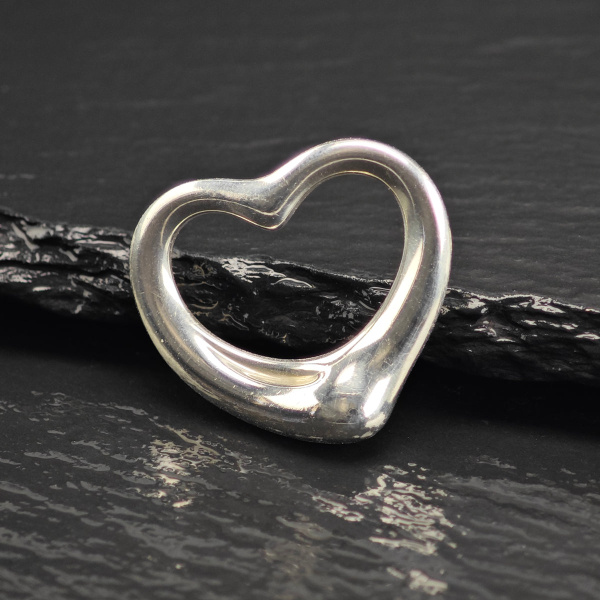 Vintage Elsa Peretti, Tiffany & Co. Open Heart Sterling Silver Pendant 27mm P3086