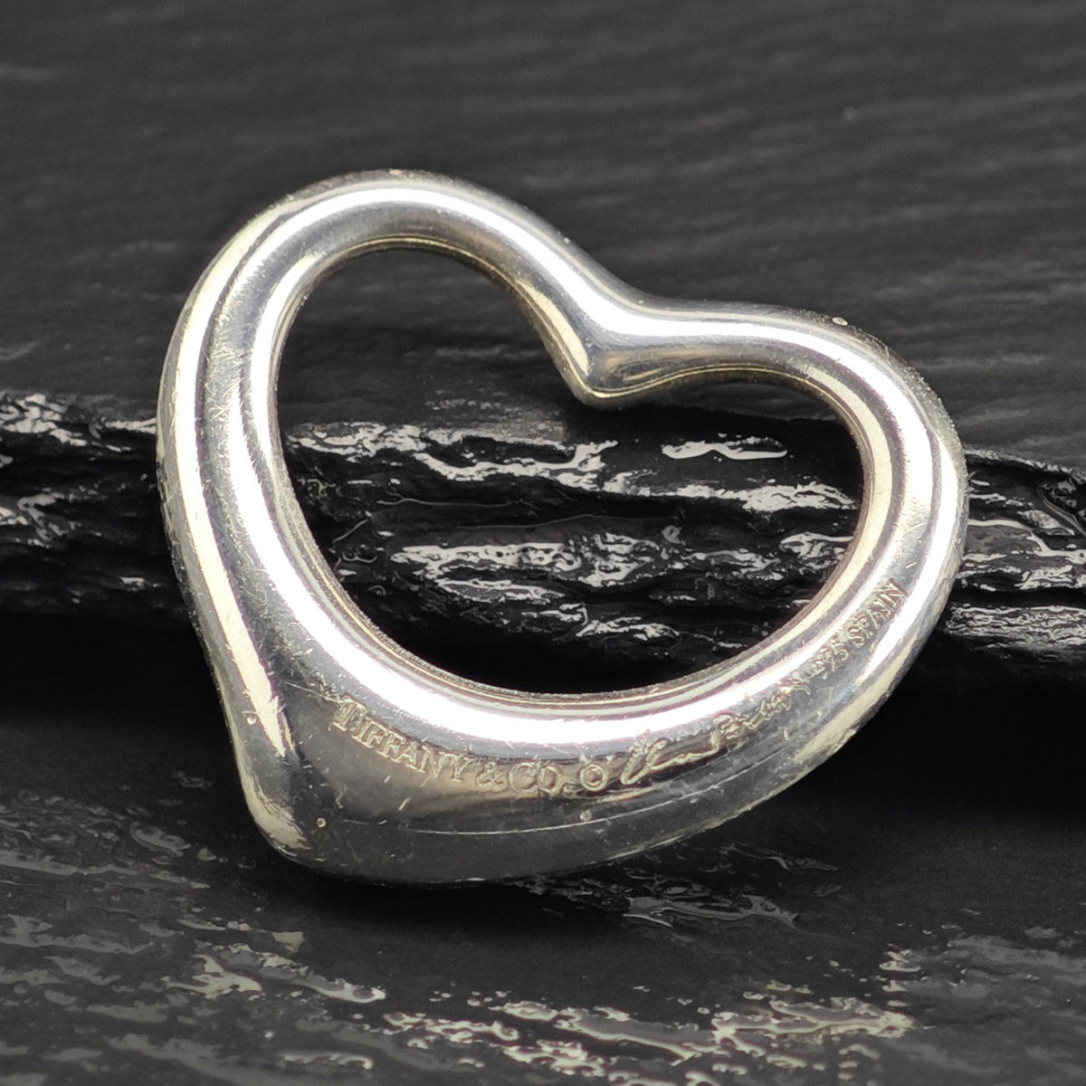 Vintage Elsa Peretti, Tiffany & Co. Open Heart Sterling Silver Pendant 27mm P3086