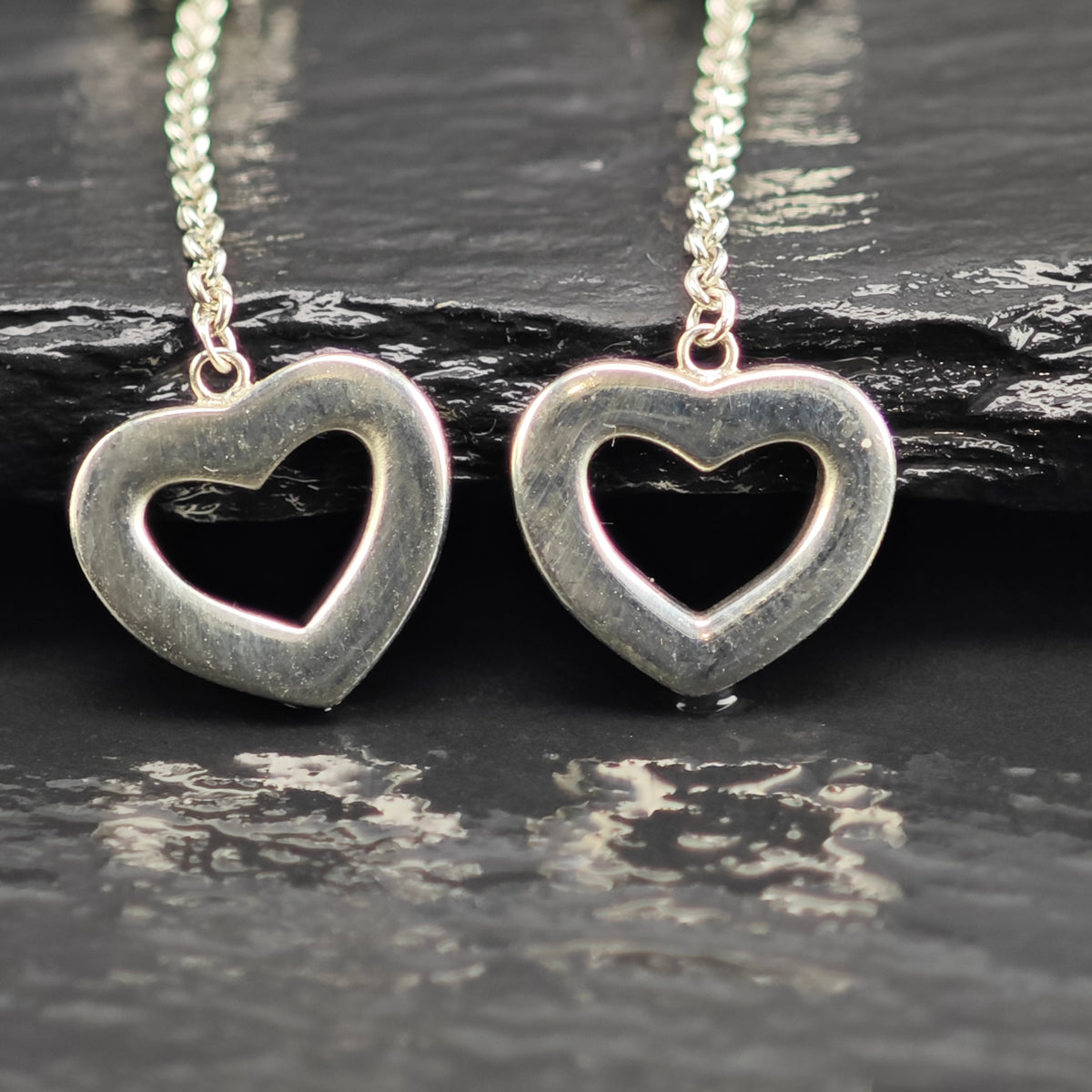 Vintage Tiffany & Co. Dangle Heart Stud Sterling Silver Earrings ER3208Gra
