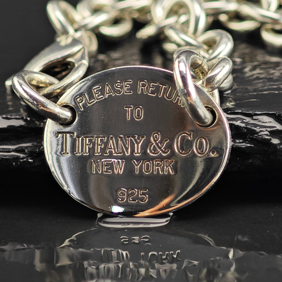 Vintage Tiffany & Co. 8mm Oval Tag Curb Chain Sterling Silver Necklace N2796