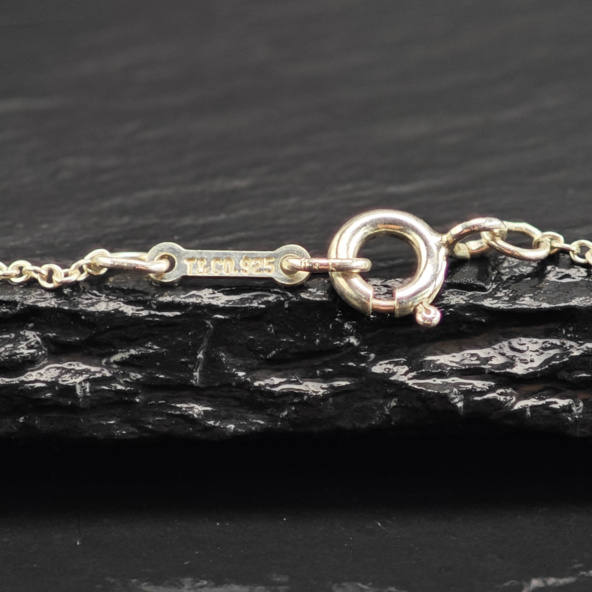 Vintage Tiffany & Co. Elsa Peretti Puff Cross Sterling Silver Necklace N2800