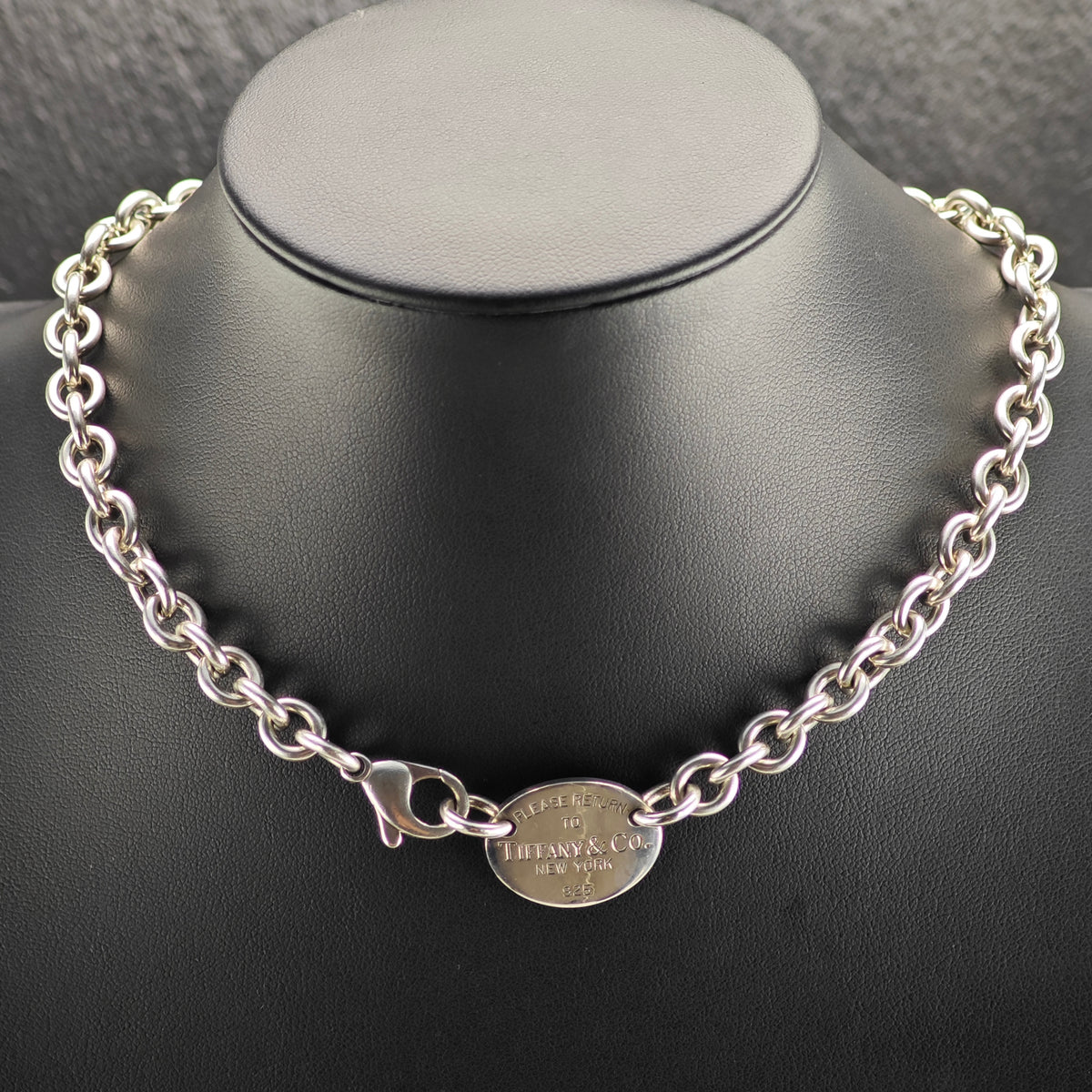 Vintage Tiffany & Co. 8mm Oval Tag Curb Chain Sterling Silver Necklace N2796