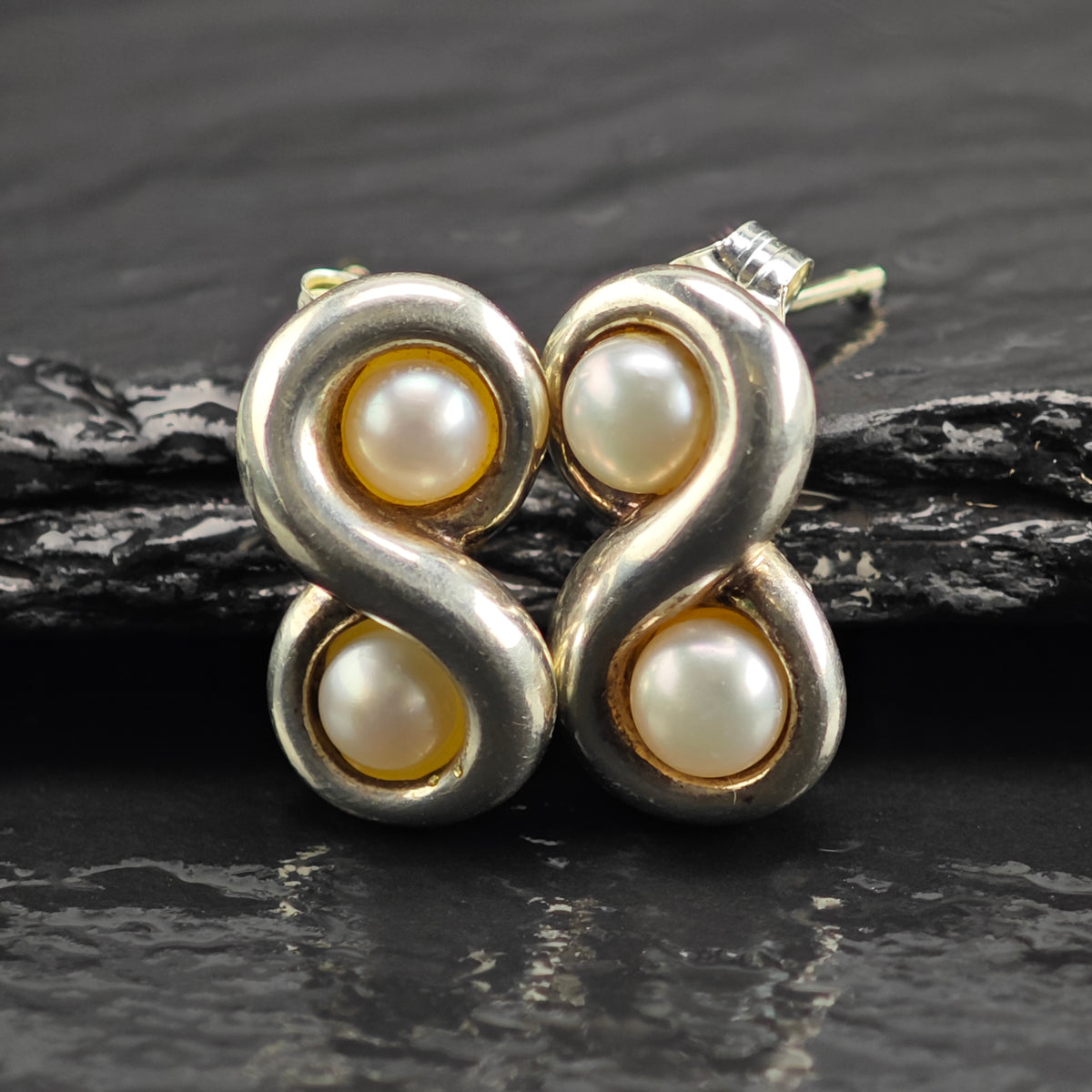 Vintage Tiffany & Co White Pearl Infinity Design Sterling Silver Stud Earrings ER3231