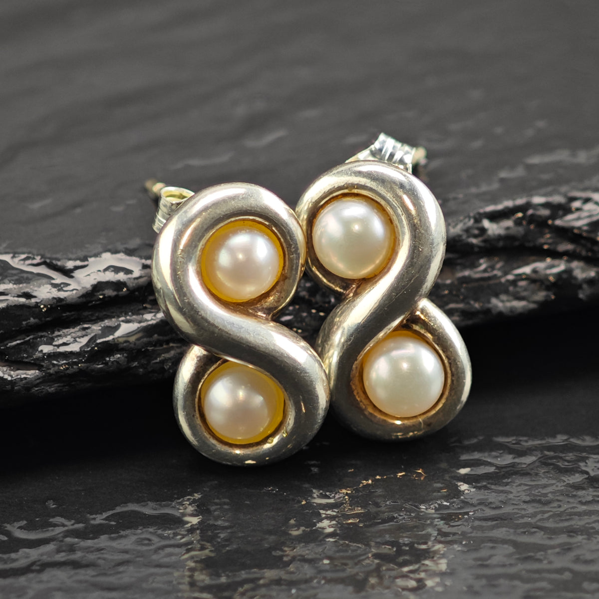 Vintage Tiffany & Co White Pearl Infinity Design Sterling Silver Stud Earrings ER3231