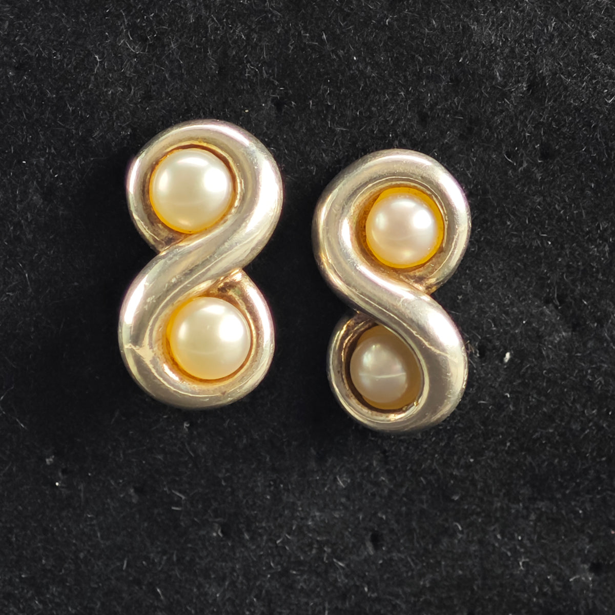 Vintage Tiffany & Co White Pearl Infinity Design Sterling Silver Stud Earrings ER3231