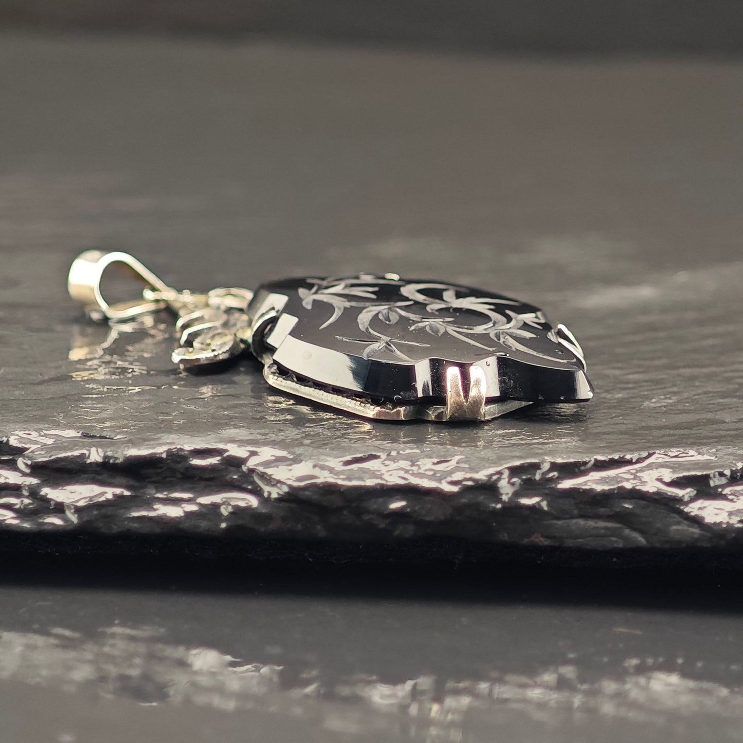 Art Deco Carved Onyx Floral Pendant Sterling Silver