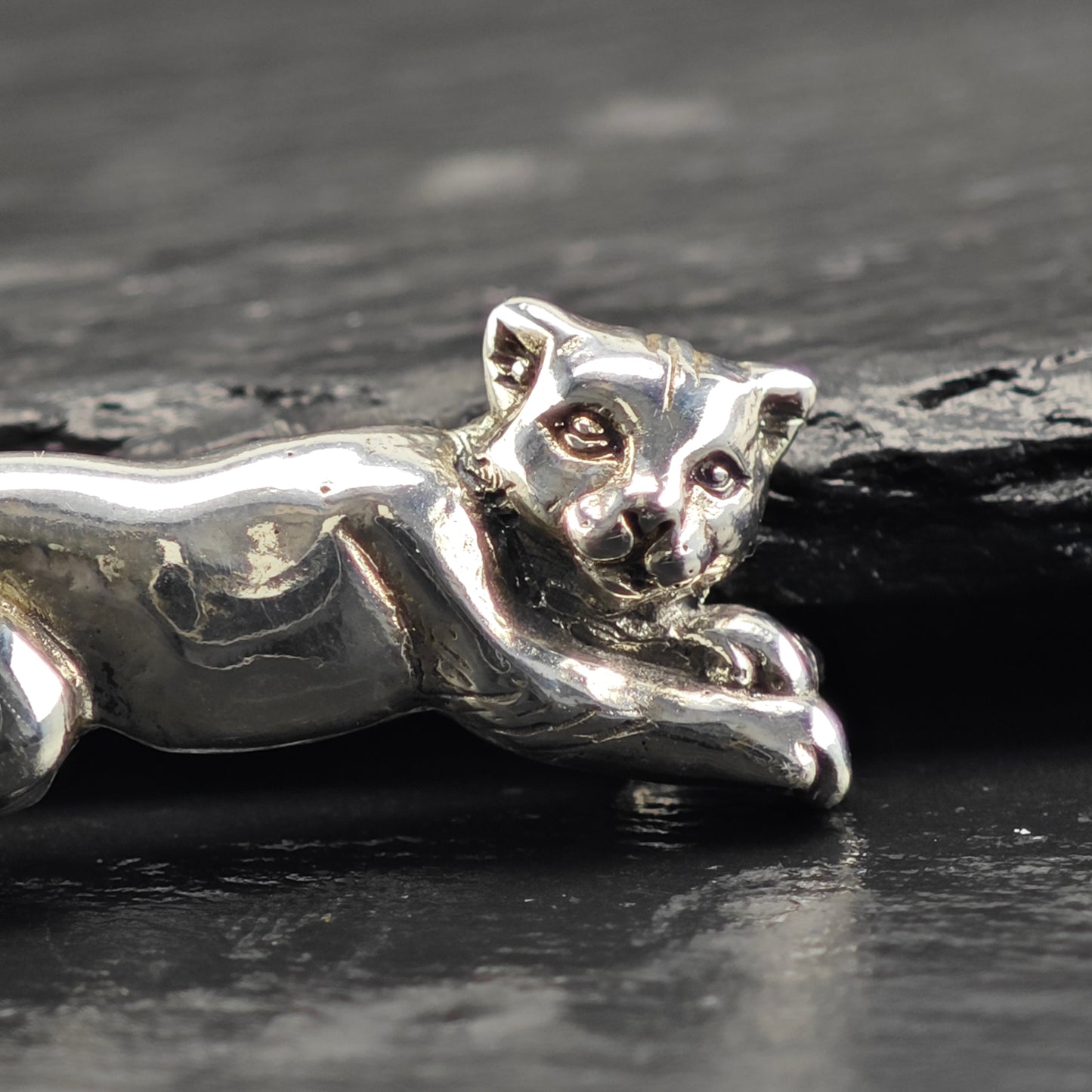 Swinging Tail Cat Pendant Sterling Silver P2917