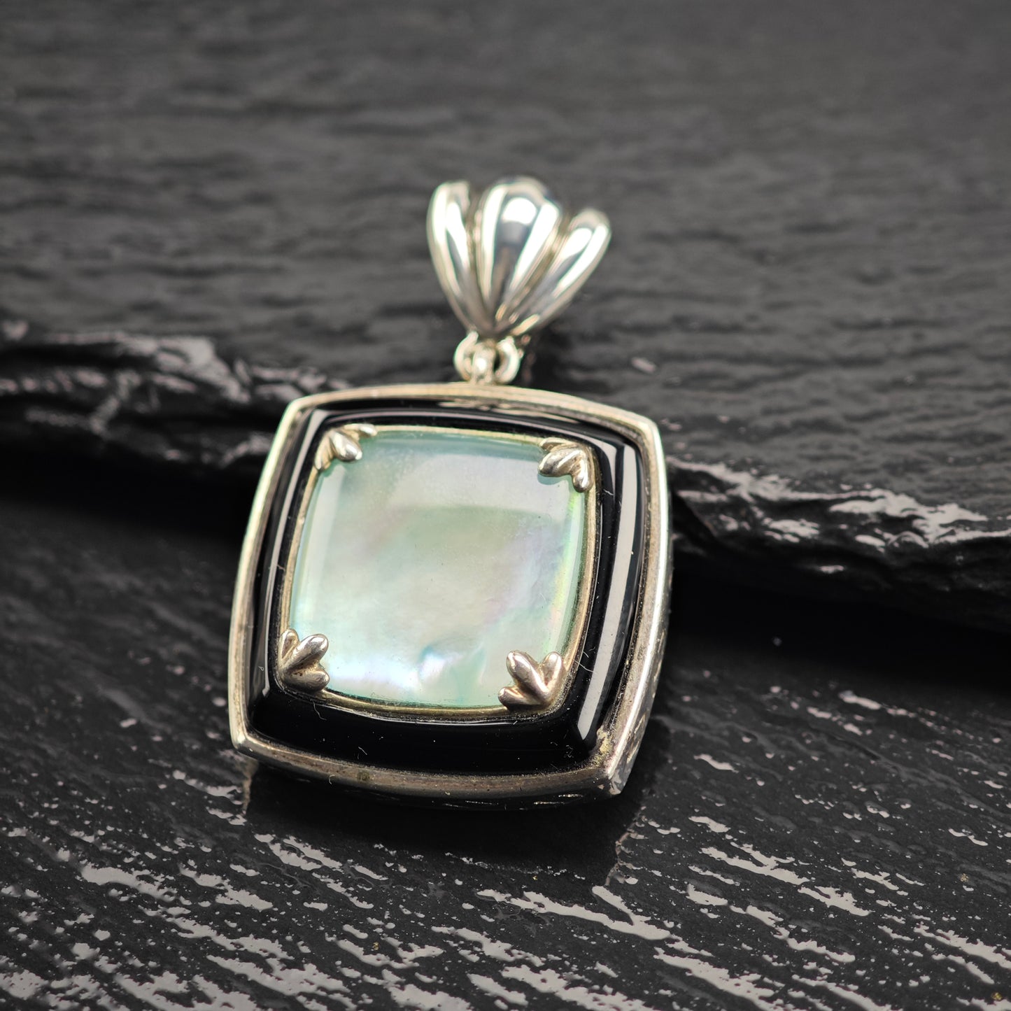 Vintage Whitney Kelly Mother of Pearl Pendant Sterling Silver P2936