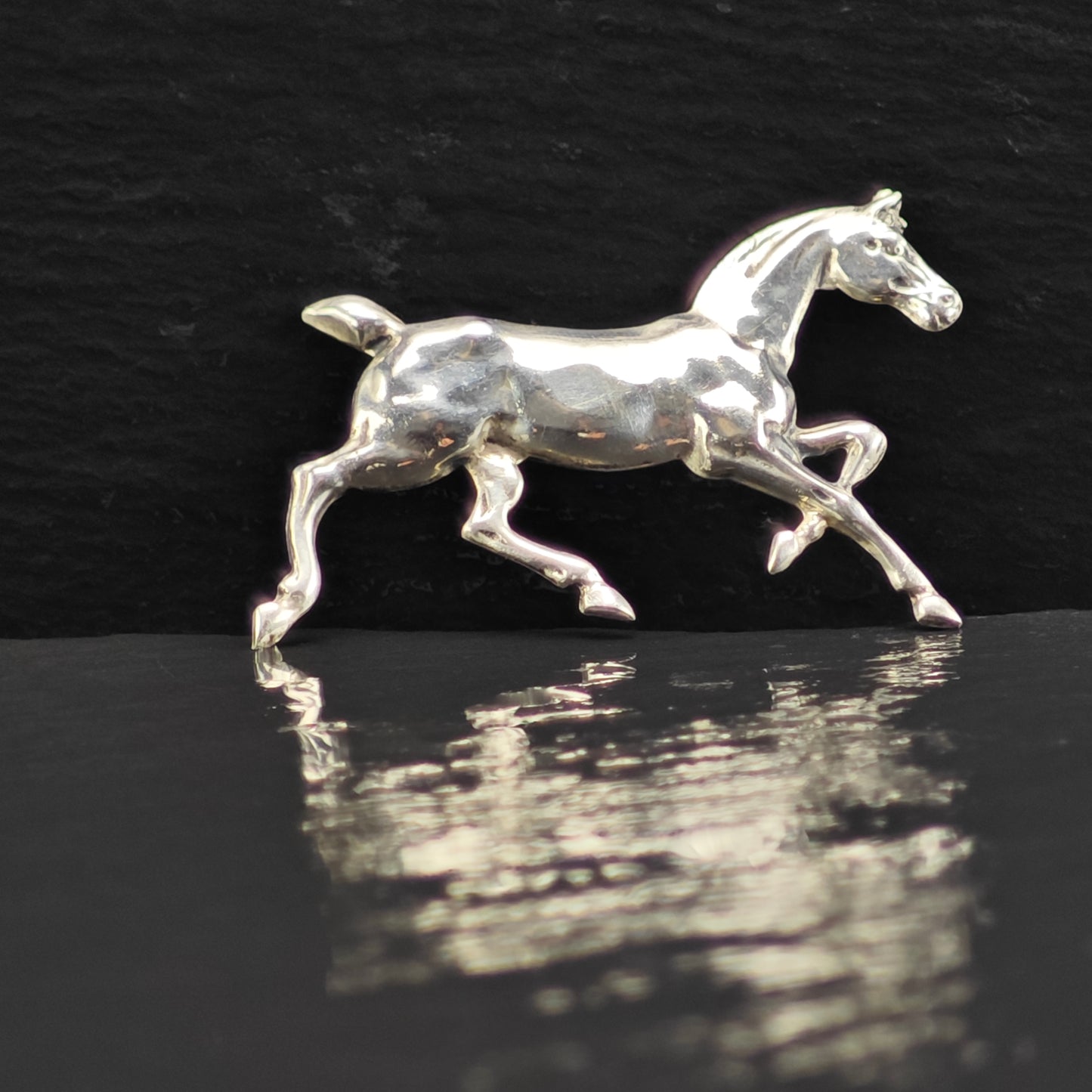 Beau Horse Brooch Sterling Silver B2160