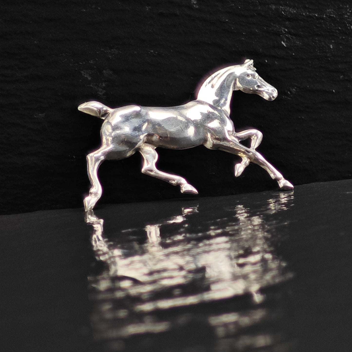 Beau Horse Brooch Sterling Silver B2160