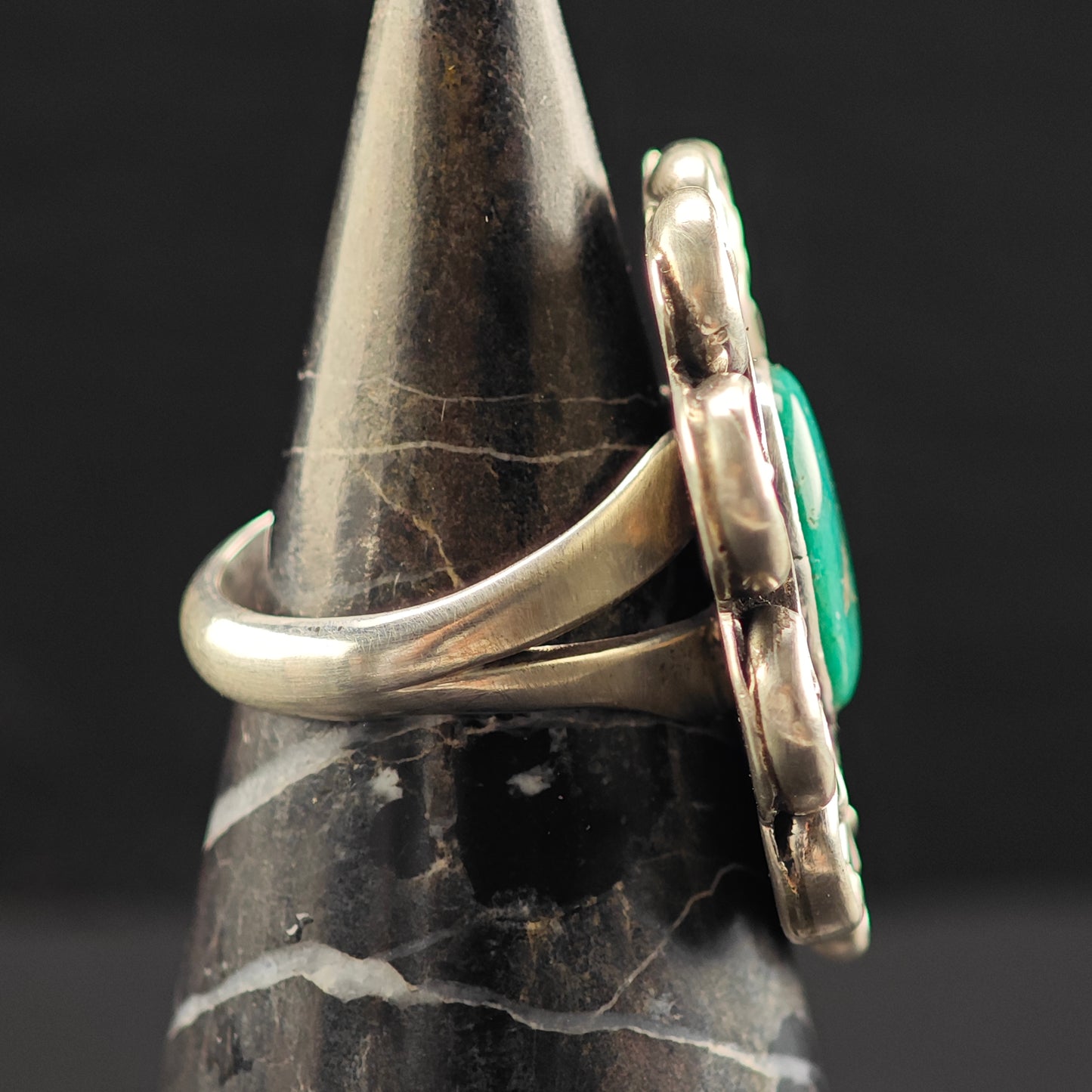 Large Native American Turquoise Ring Sterling Silver Sz 8 1/2 R6435
