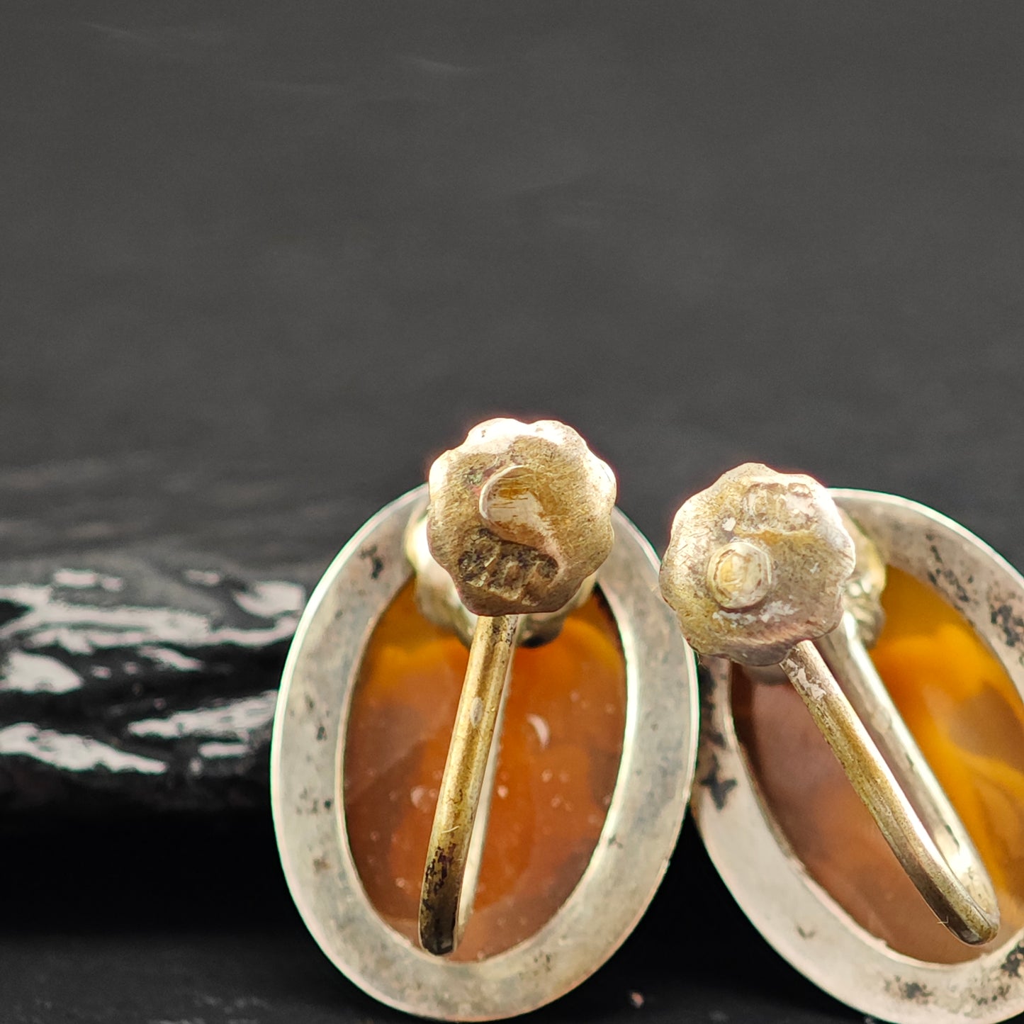 Vintage Cameo Carved Gold Plated Sterling Silver Screw Back Earrings ER3037