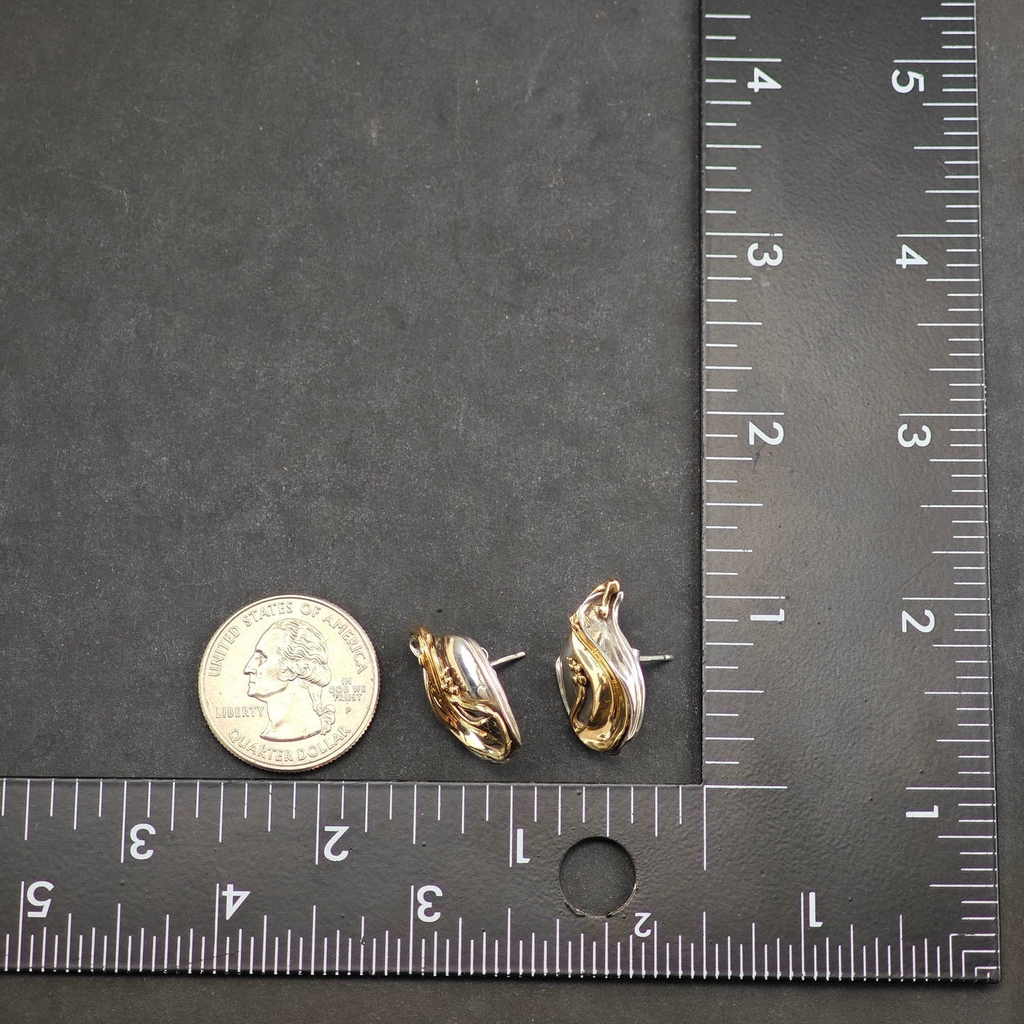 Vintage Artistic Sterling Silver Stud Earrings ER3031