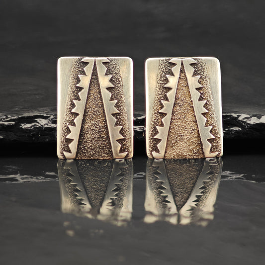Vintage Native American Sandcast Sterling Silver Stud Earrings ER2987