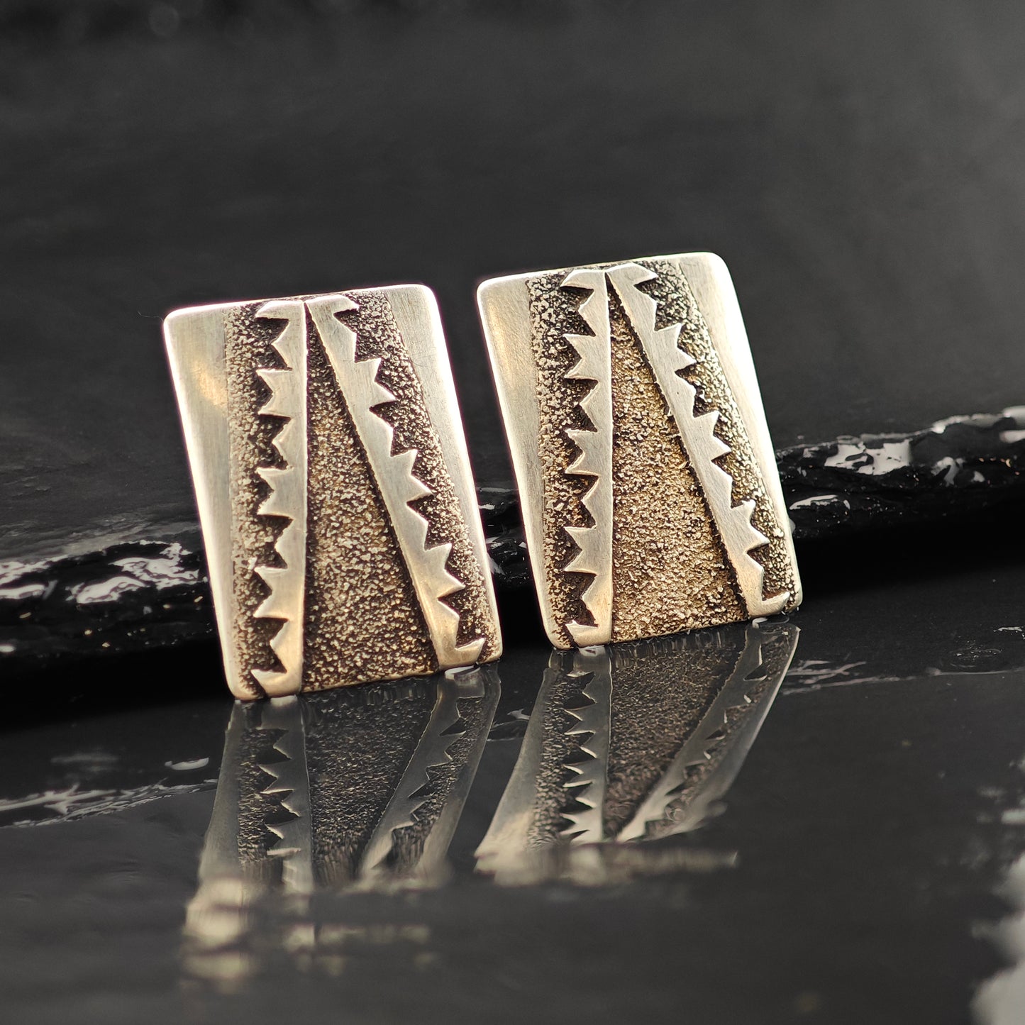 Vintage Native American Sandcast Sterling Silver Stud Earrings ER2987