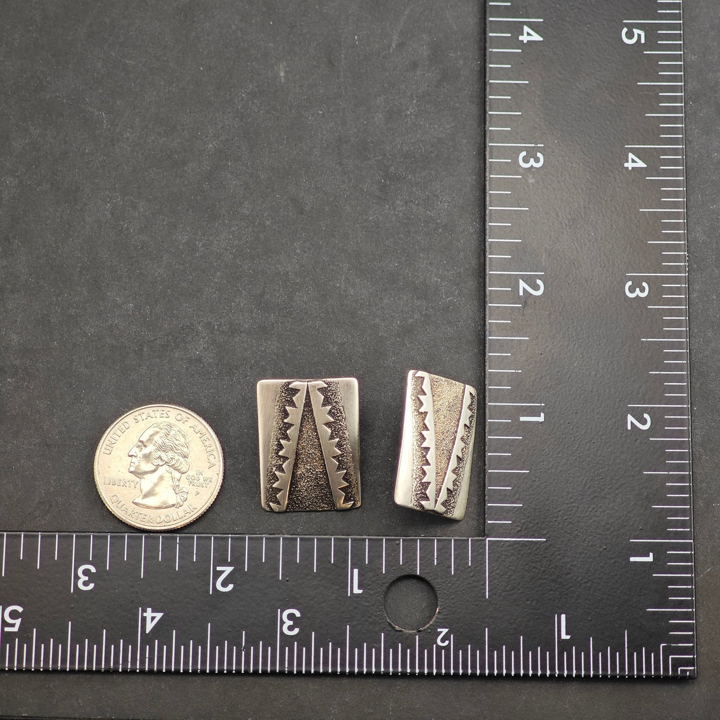 Vintage Native American Sandcast Sterling Silver Stud Earrings ER2987