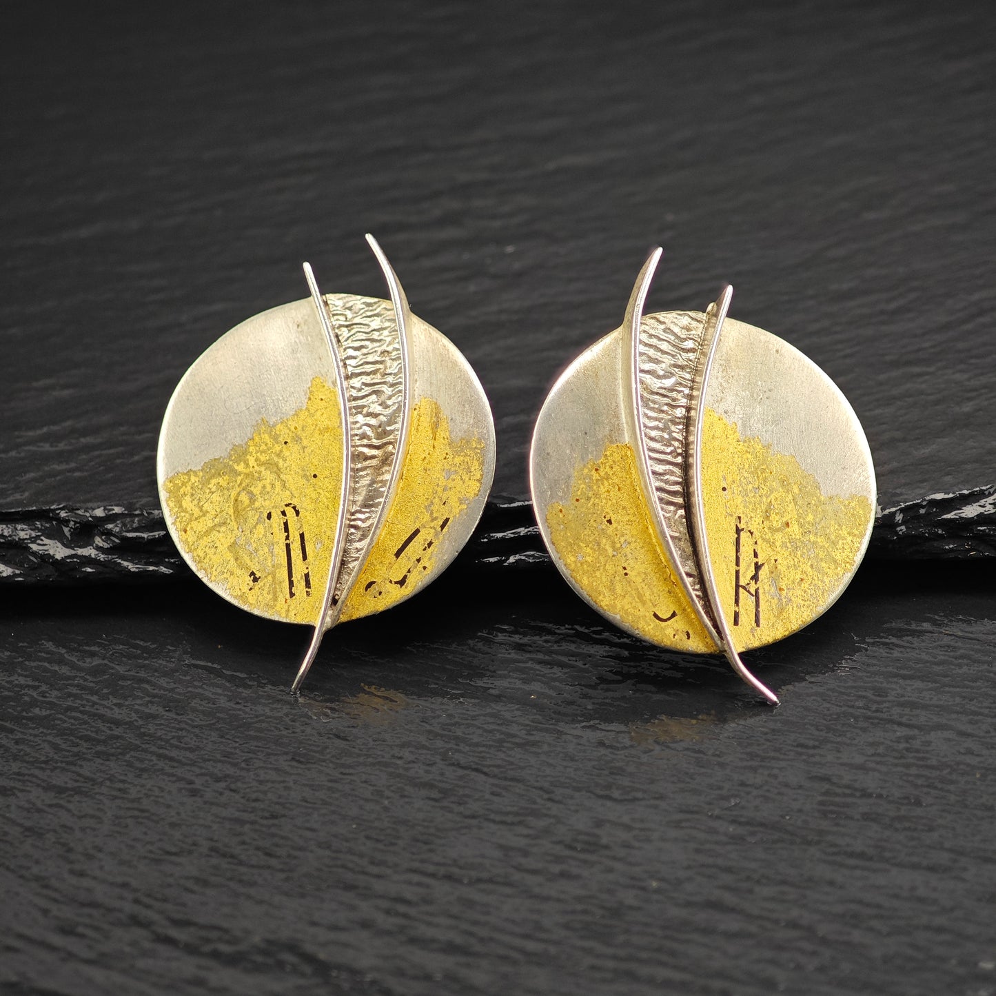 Vintage Artist Made 22k Gold Wash Sterling Silver Pos Earrings ER3080