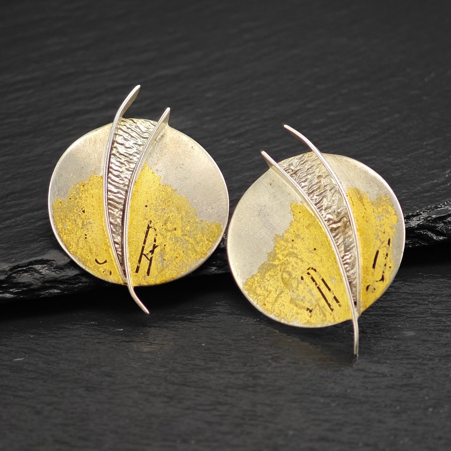 Vintage Artist Made 22k Gold Wash Sterling Silver Pos Earrings ER3080