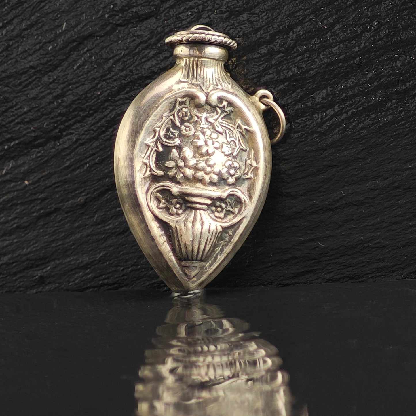 Antique Flower Vase Design Purfume Bottle Sterling Silver Pendant P3002