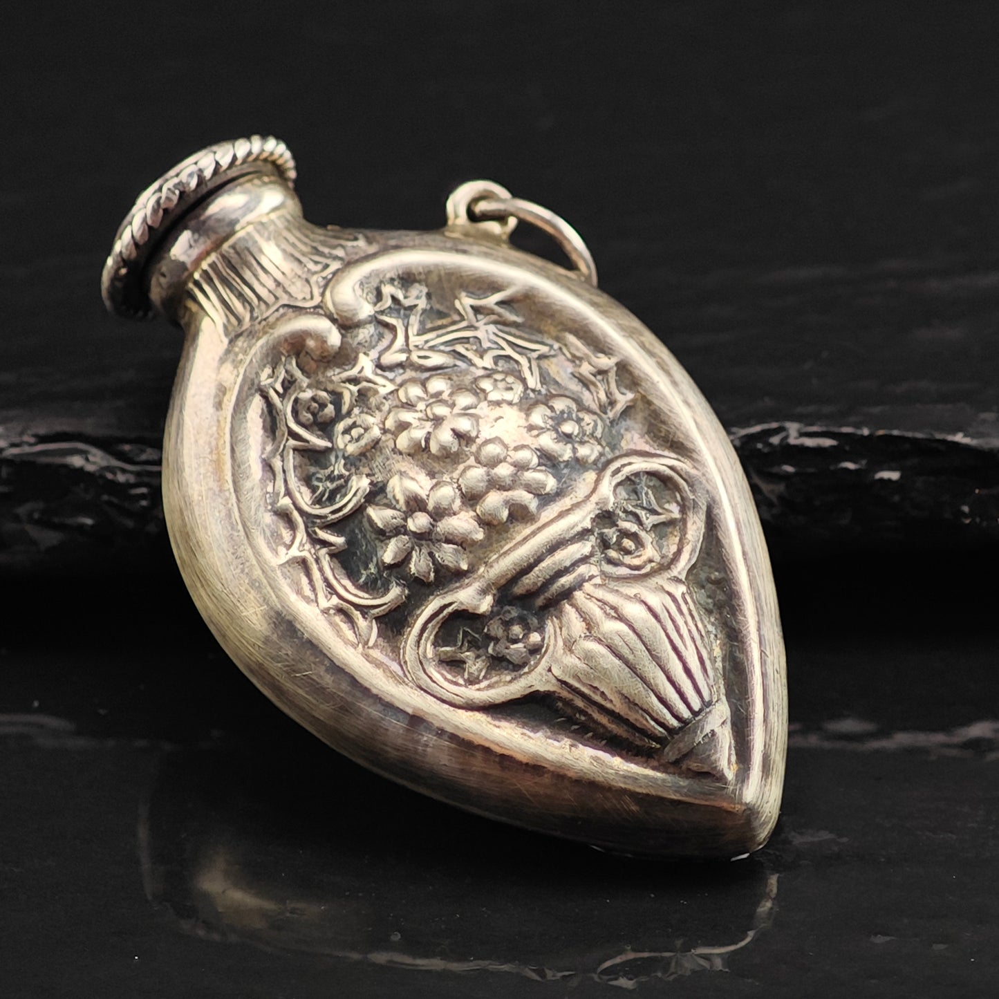 Antique Flower Vase Design Purfume Bottle Sterling Silver Pendant P3002