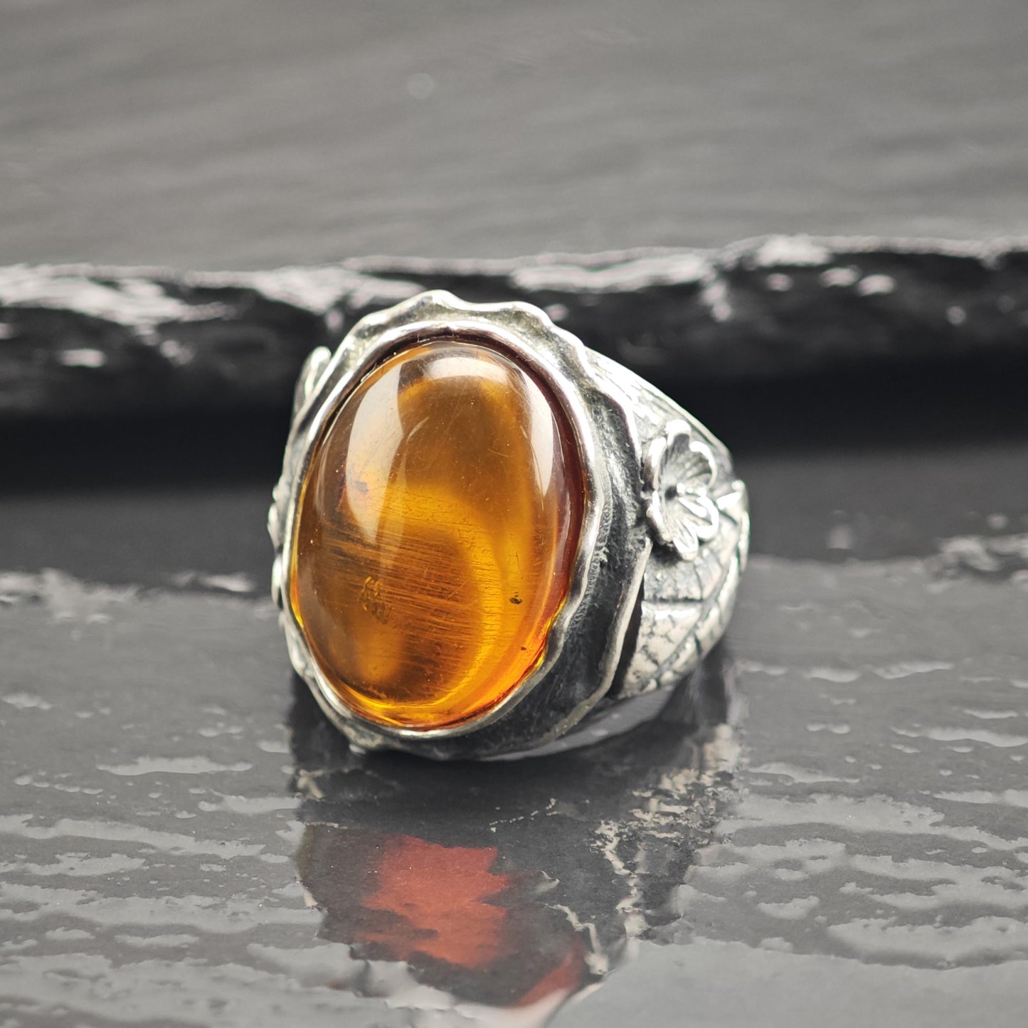 Israel Oval Amber Floral Sterling Silver Ring Sz 6 R6752