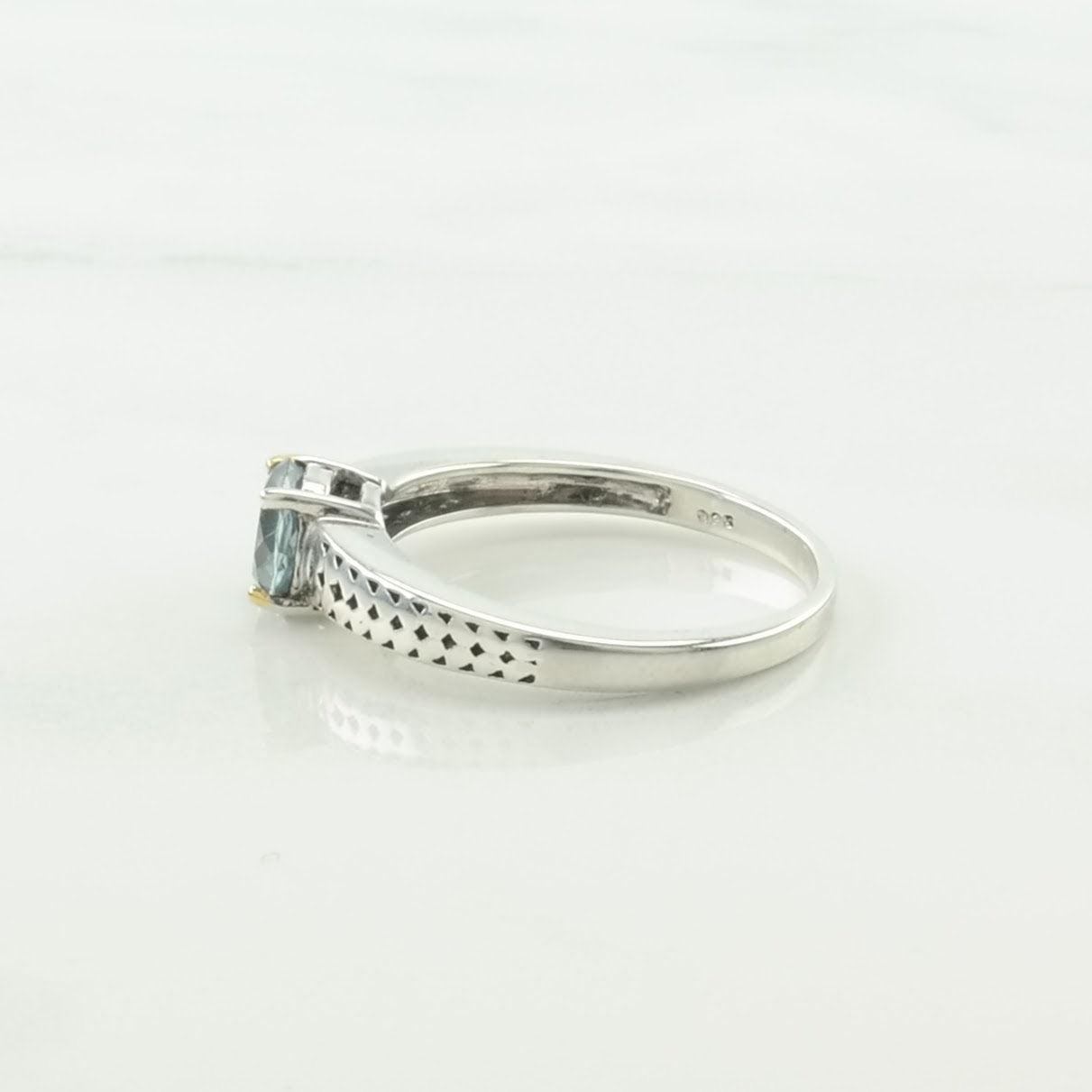 Vintage Sterling Silver Ring Topaz Solitaire Blue Size 7