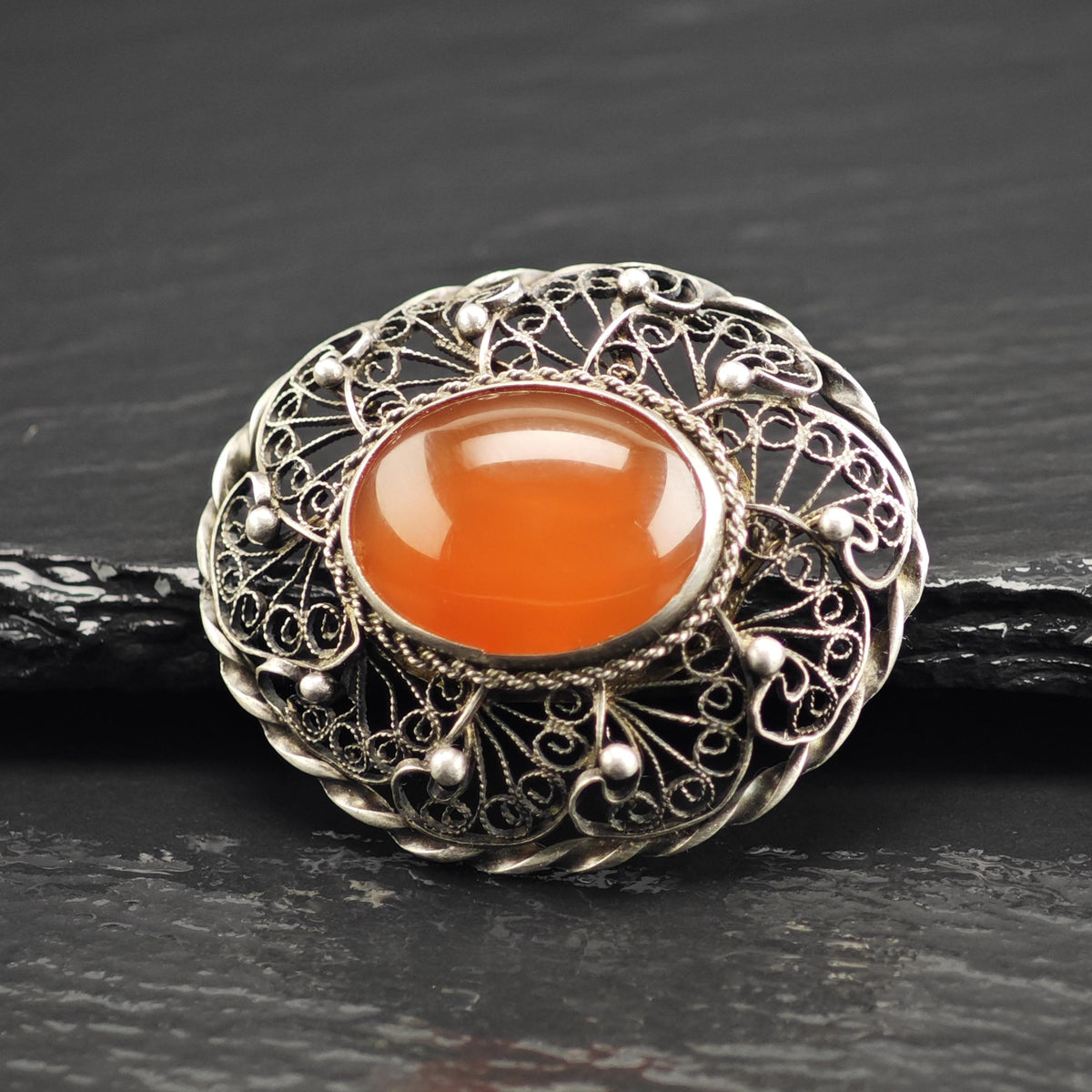 Finland 1970 Carnelian Cabochon, Filigree Sterling Silver Brooch B2264