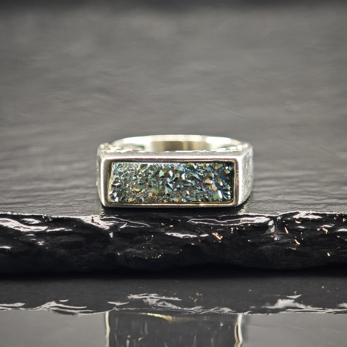 Druzy Inlay Signet Style Sterling Silver Ring Sz 6 R6816