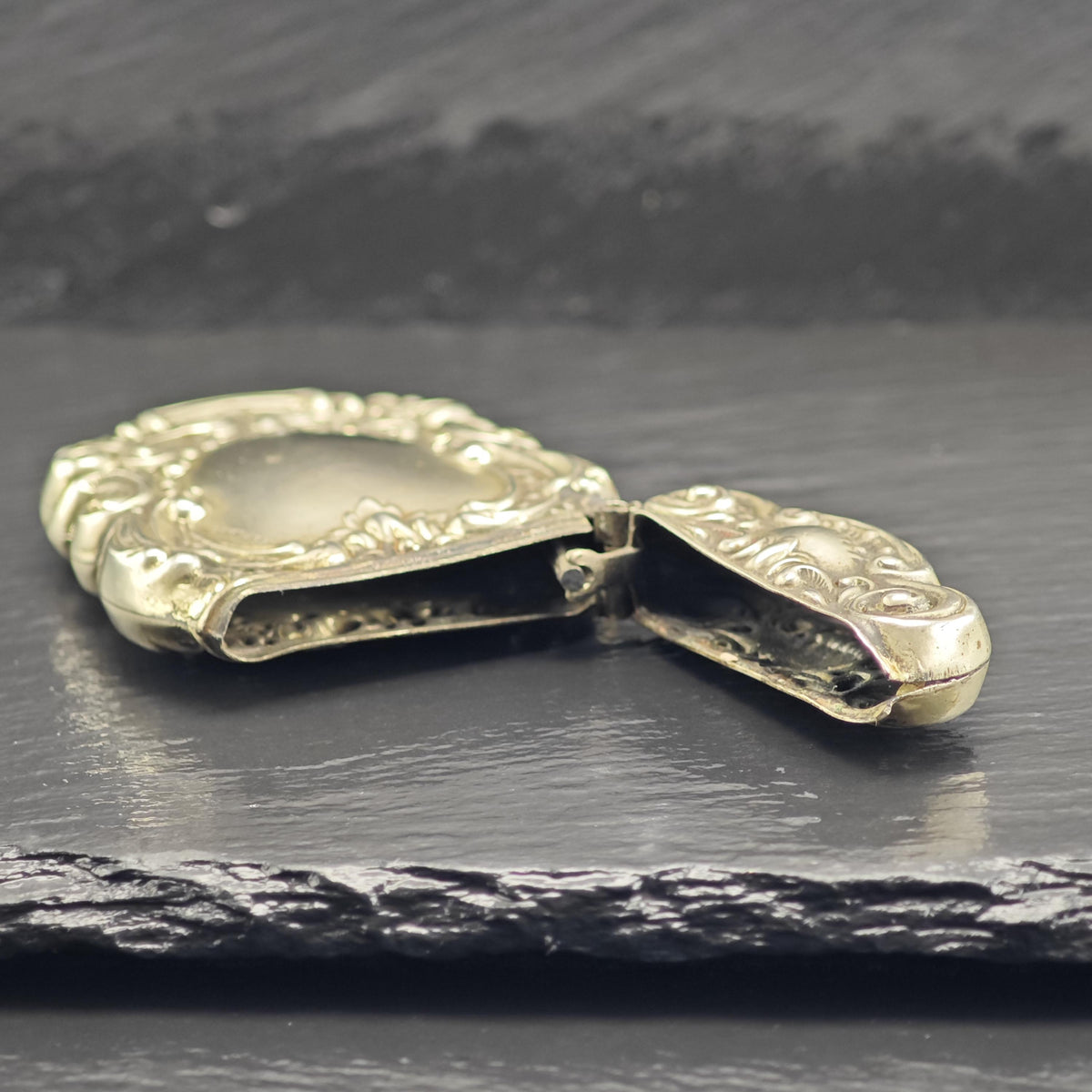 AS IS Art Nouveau Repousse Sterling Silver Match Case MISC0393