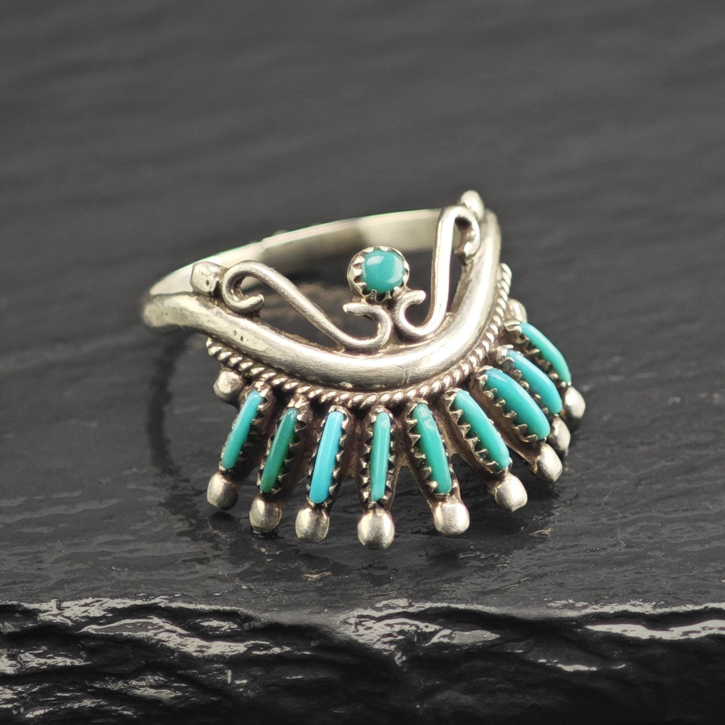 Vintage Zuni, Needle Point Turquoise Headdress Sterling Silver Ring Sz 8 R6660