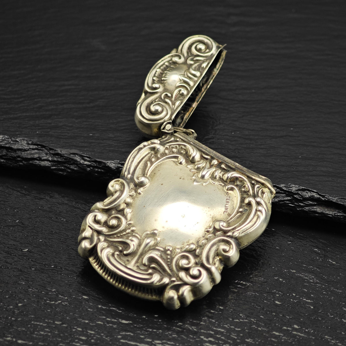 AS IS Art Nouveau Repousse Sterling Silver Match Case MISC0393