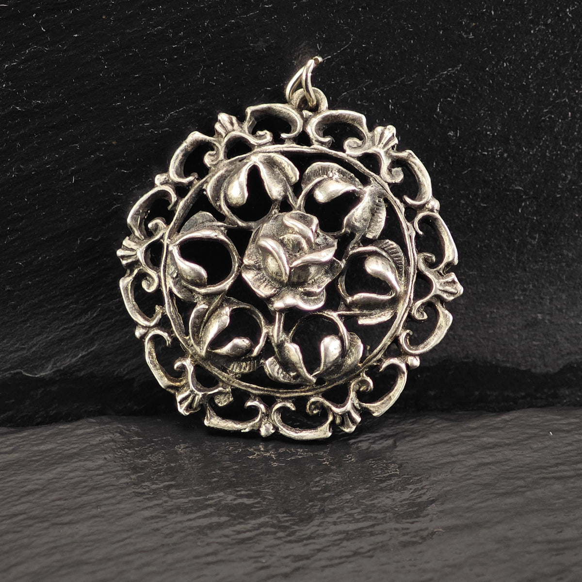 Art Nouveau Floral Sterling Silver Pendant P3153