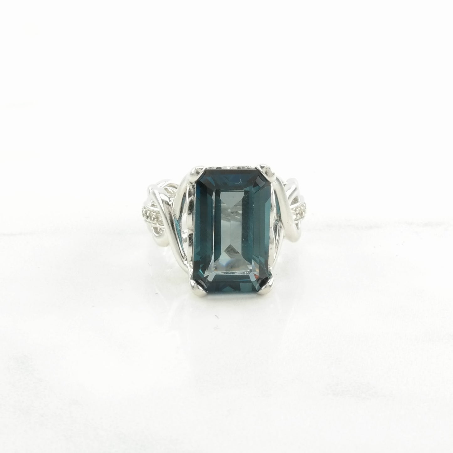 Sterling Silver Ring, Topaz London Blue Size 5