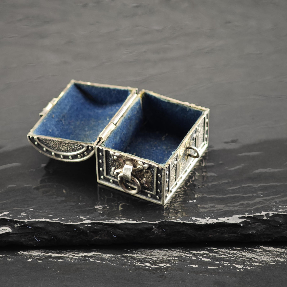Vintage Sterling Silver Trinket Treasure Chest MISC0409